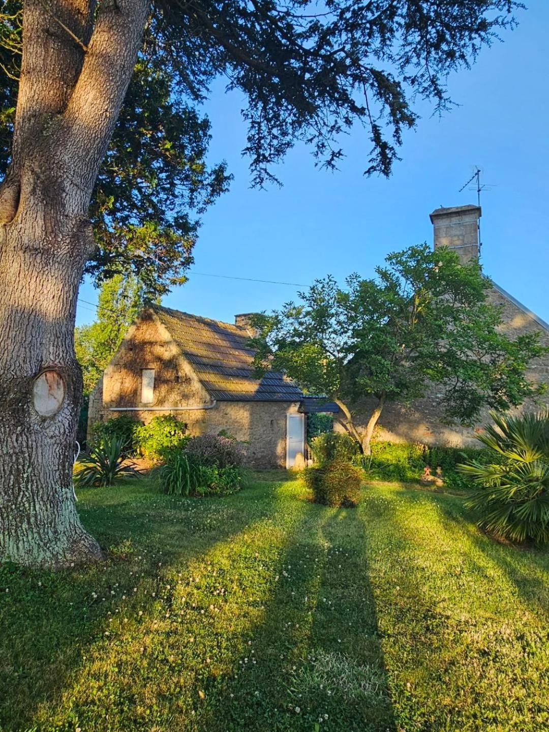 Les 13 Lavoirs D'Antan - Chambre Globe-Trotteur Saint-Pierre-Eglise Экстерьер фото